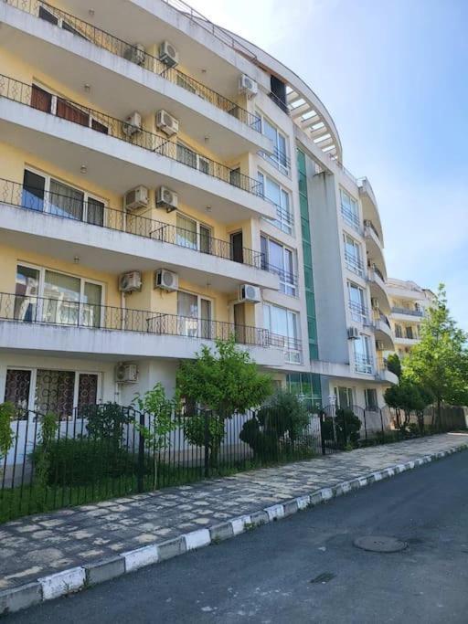 Луксозен Апартамент Срещу Какао Pantai Sunny Bagian luar foto